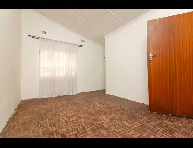 2 BEDROOM HOUSE FOR SALE IN MONTFORD